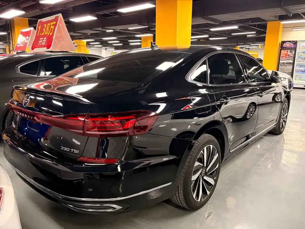 Volkswagen Passat — фото 6