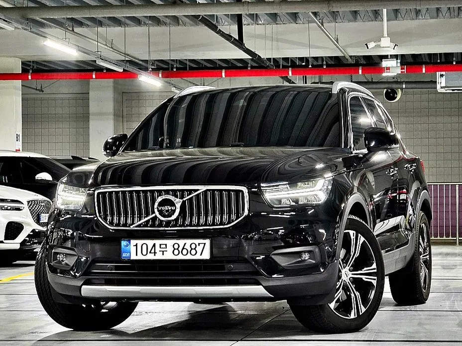 Volvo XC40 — фото 8