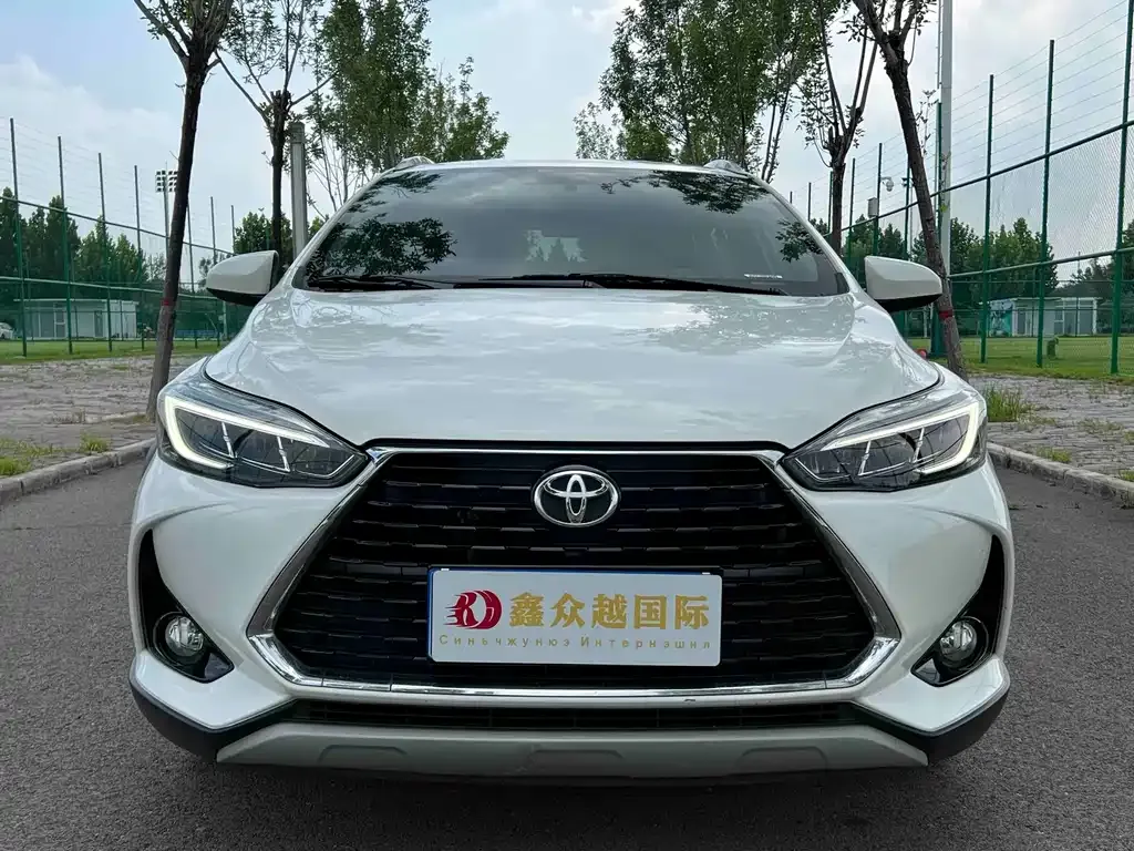 Toyota Yaris L — фото 6