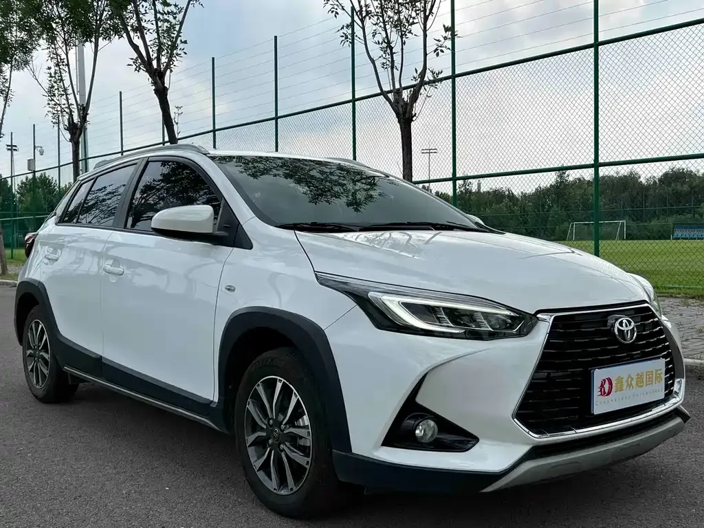 Toyota Yaris L — фото 9