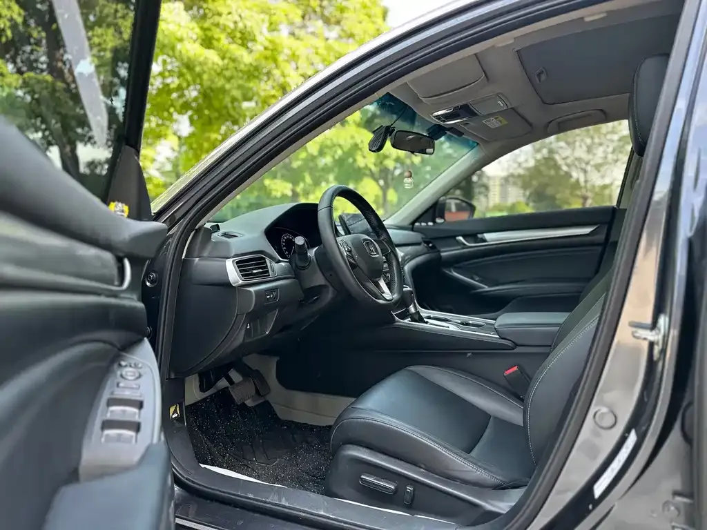 Honda Accord — фото 3