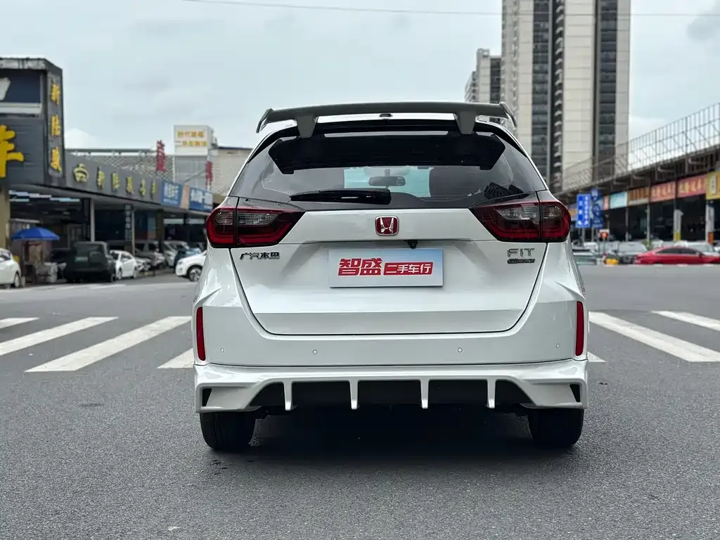 Honda Fit — фото 5