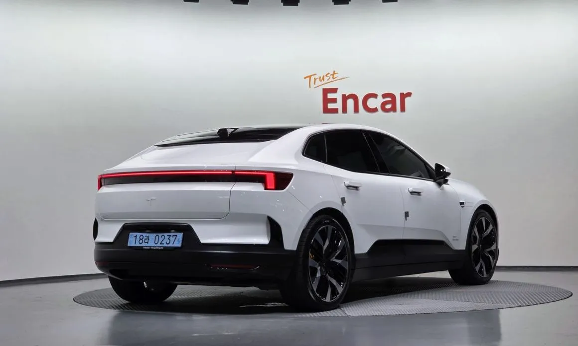 Polestar Polestar 4 — фото 7