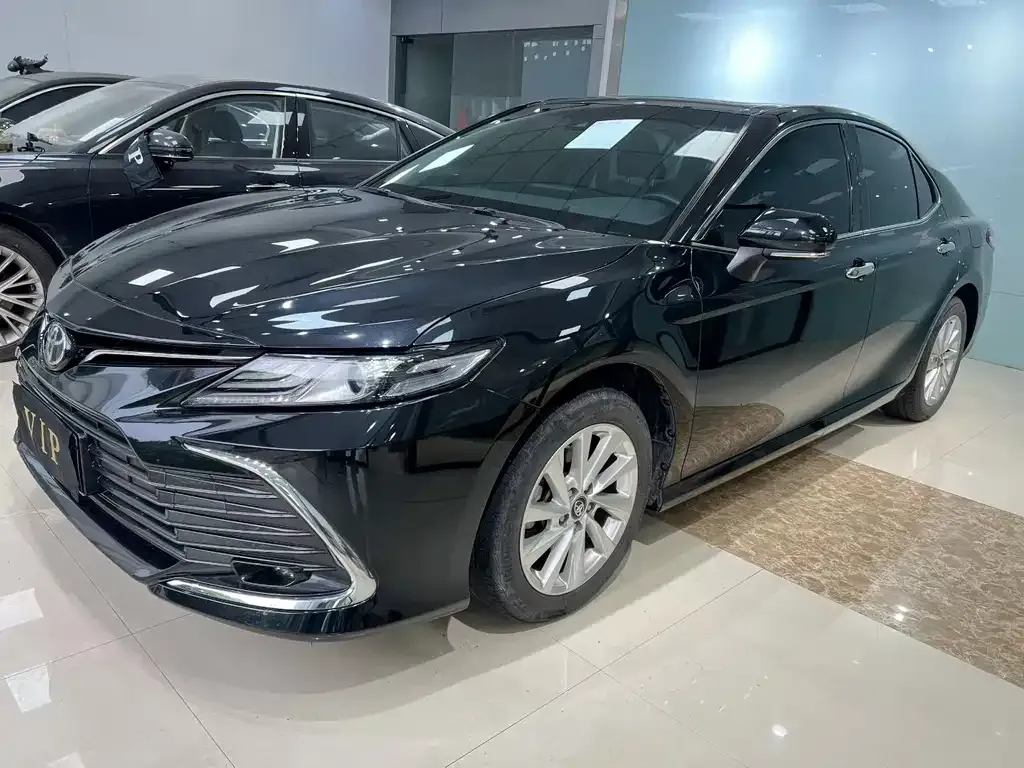 Toyota Camry — фото 4