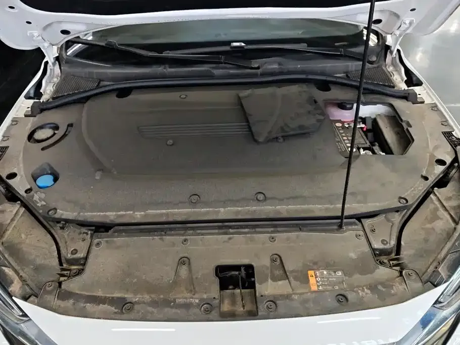 Roewe i6 MAX New Energy — фото 10