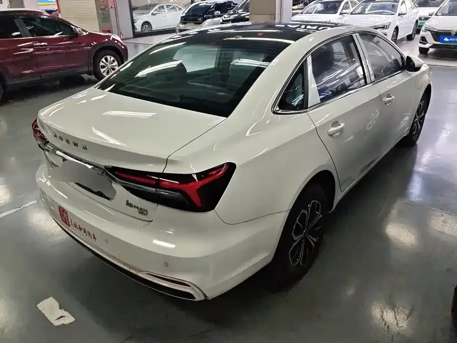 Roewe i6 MAX New Energy — фото 4