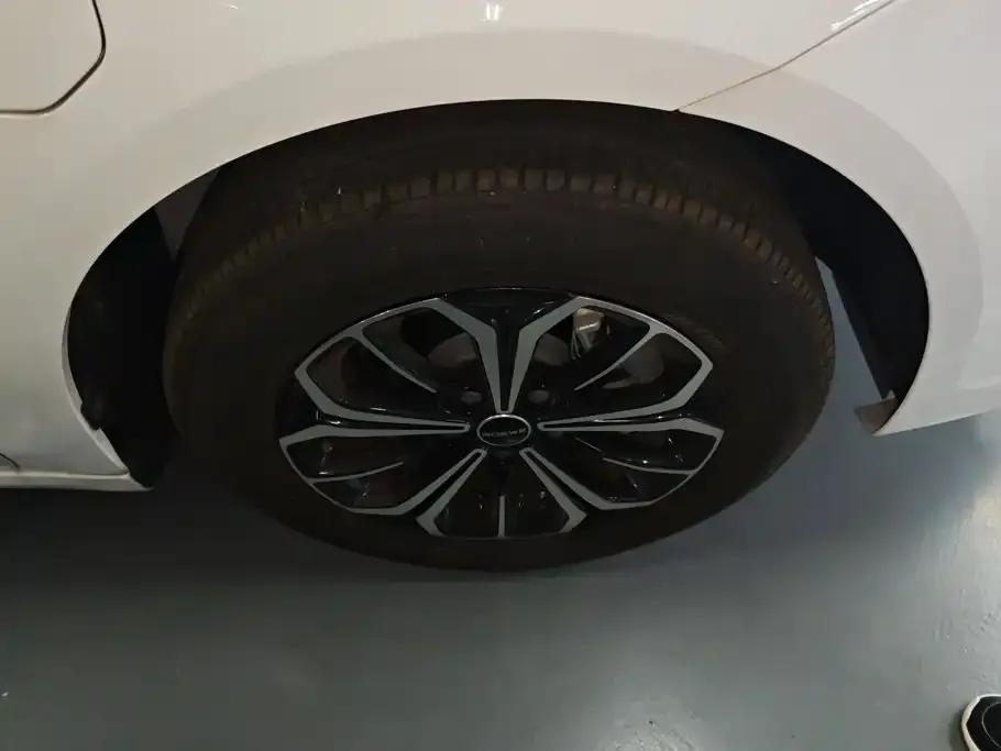 Roewe i6 MAX New Energy — фото 2