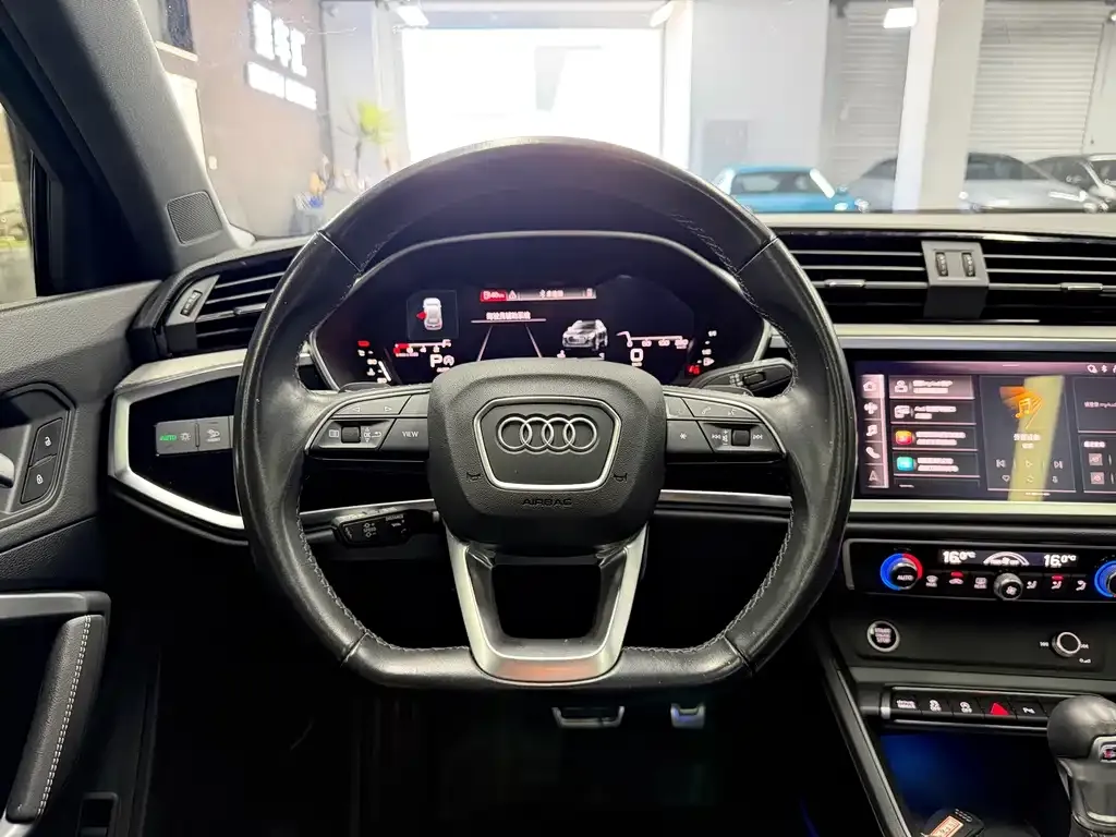 Audi Q3 — фото 3
