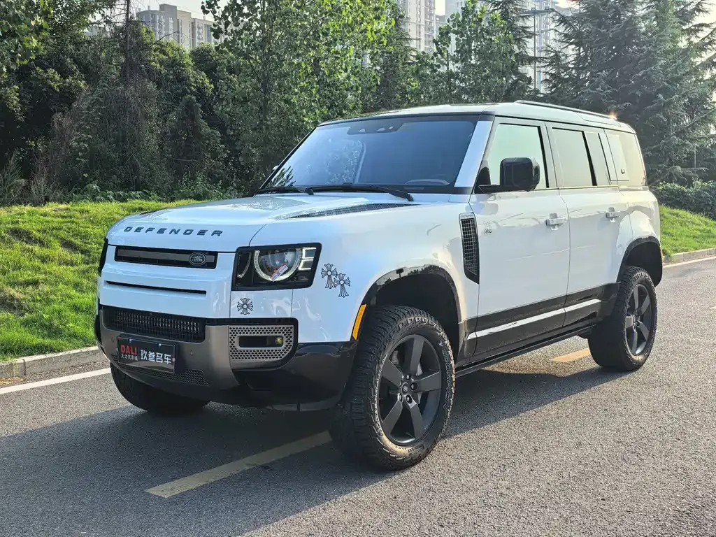 Land Rover Defender — фото 1