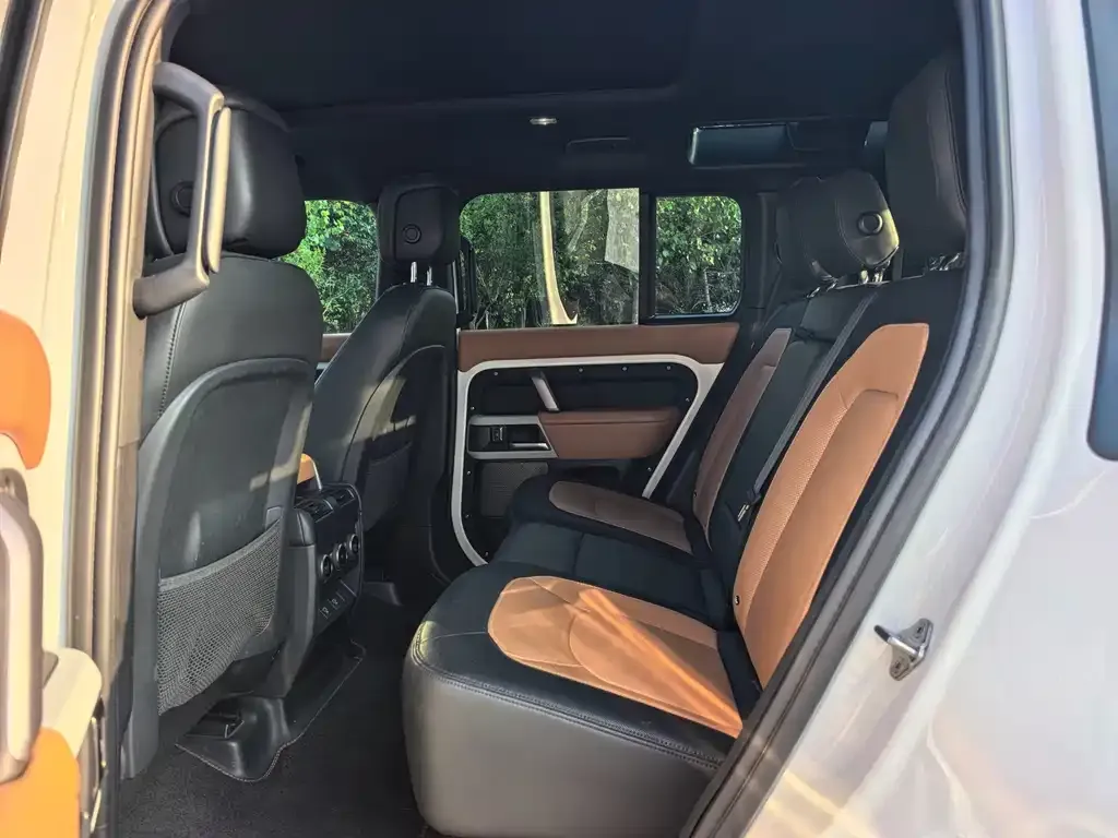 Land Rover Defender — фото 2