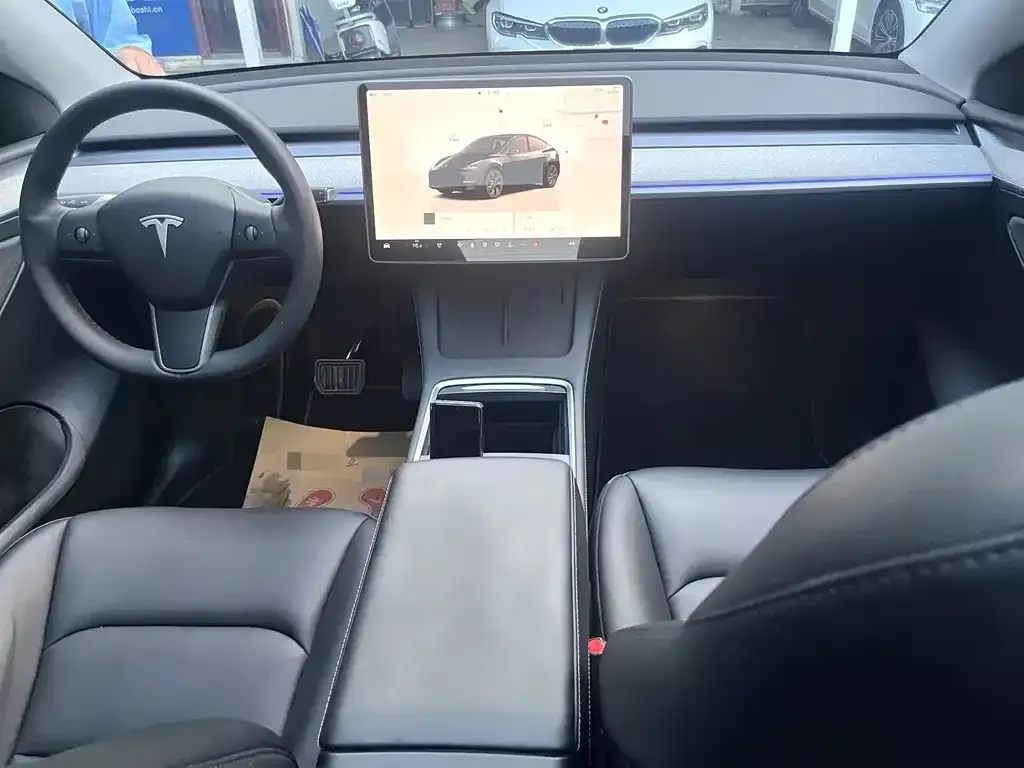 Tesla Model Y — фото 5