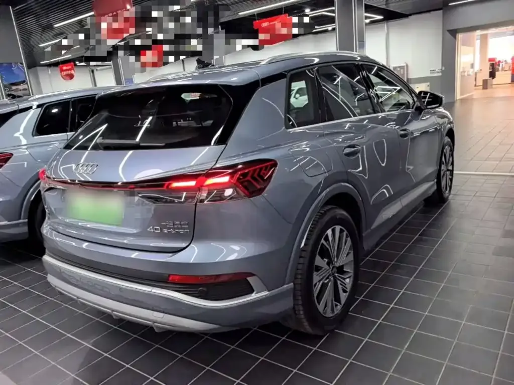 Audi Q4 e-tron — фото 2