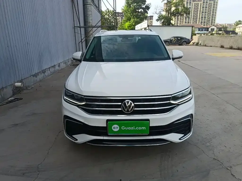 Volkswagen Tiguan L — фото 7