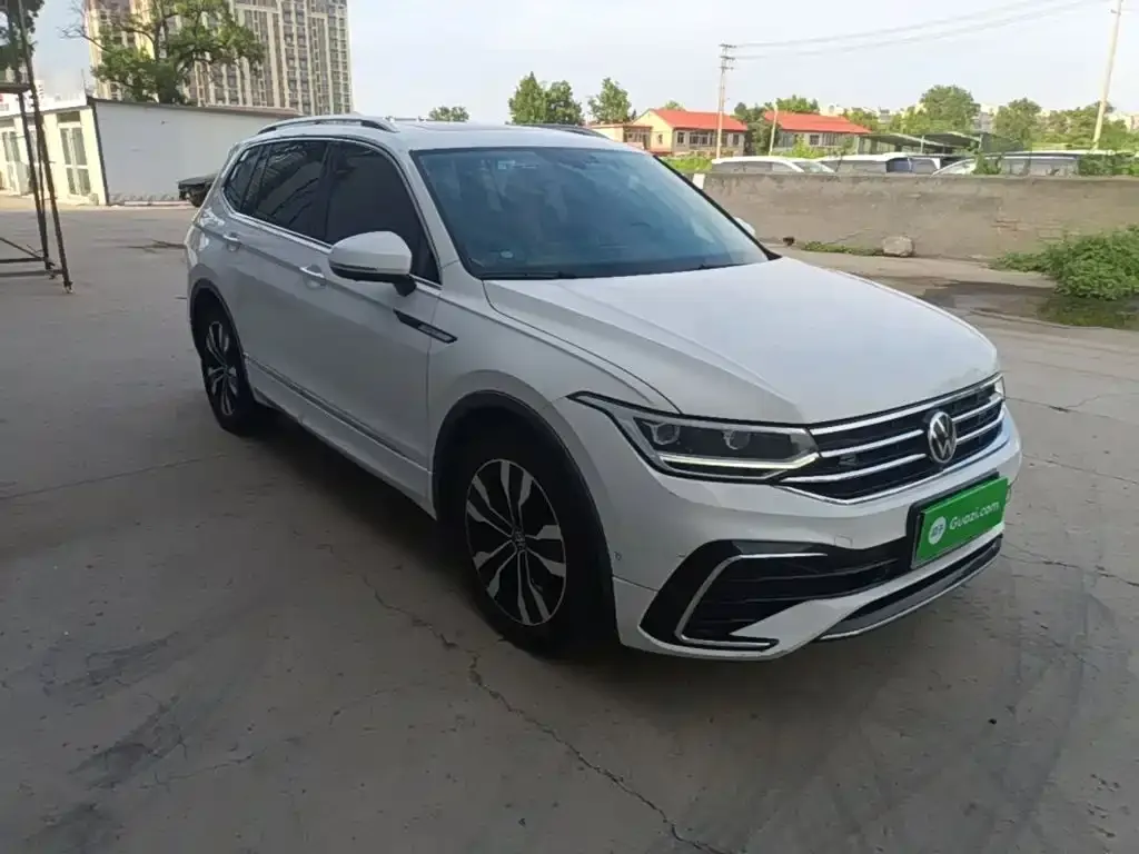 Volkswagen Tiguan L — фото 3