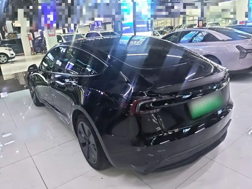 Tesla Model 3 — фото 5