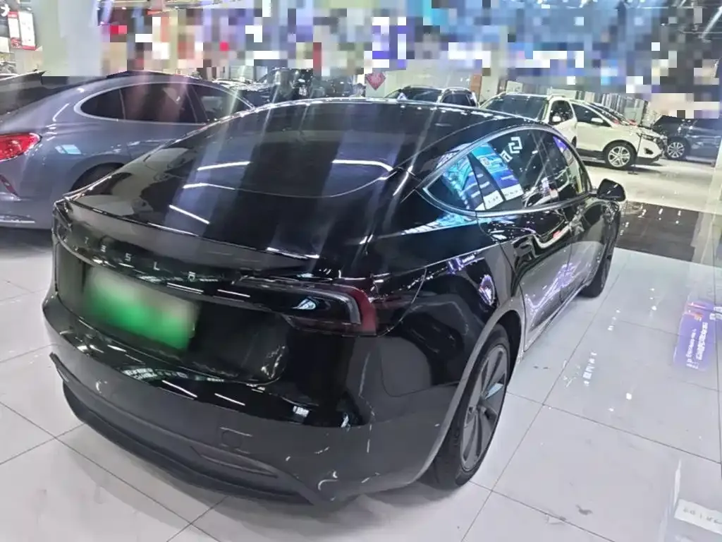 Tesla Model 3 — фото 4