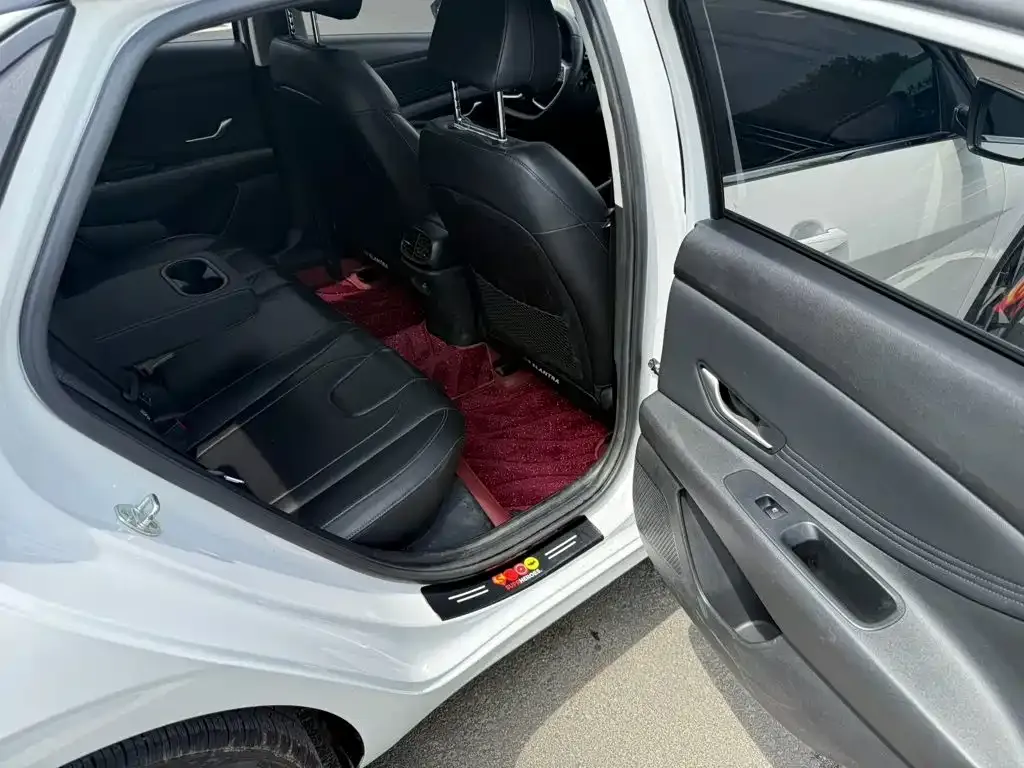 Hyundai Elantra — фото 4
