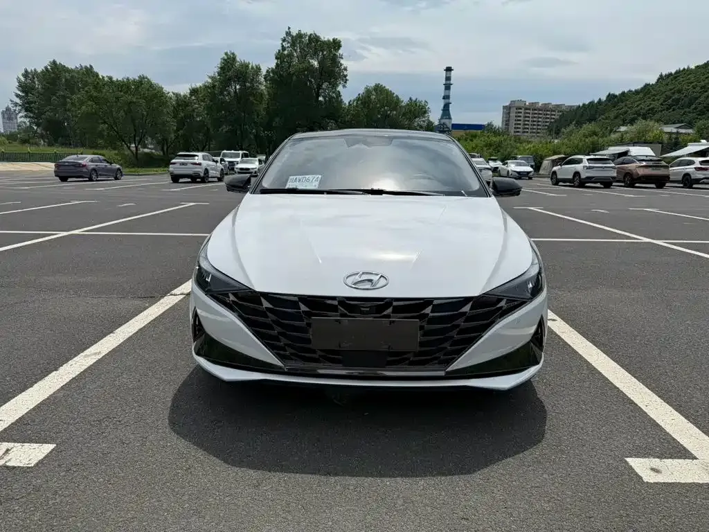 Hyundai Elantra — фото 8