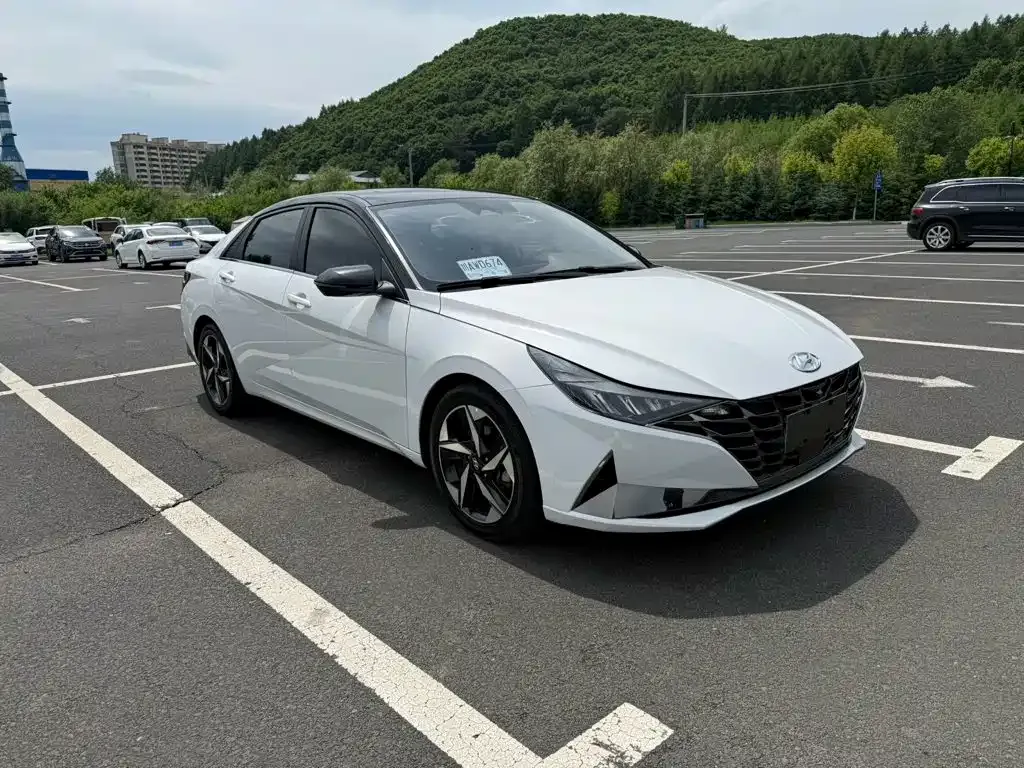 Hyundai Elantra — фото 5