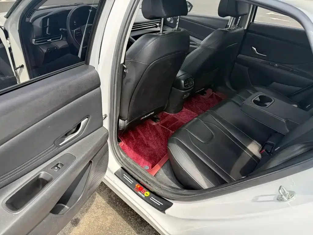 Hyundai Elantra — фото 9
