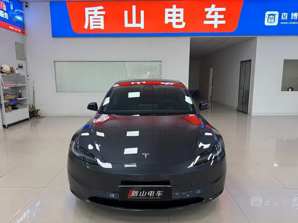 Tesla Model 3 — фото 4