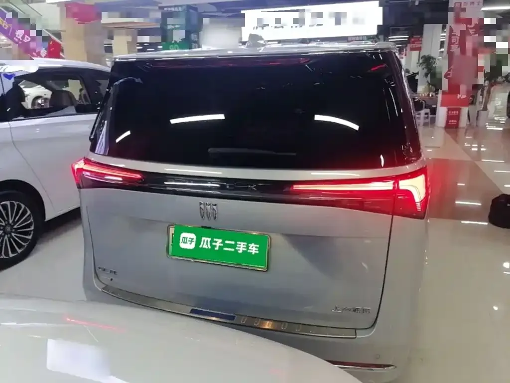 Buick GL8 Hybrid — фото 3