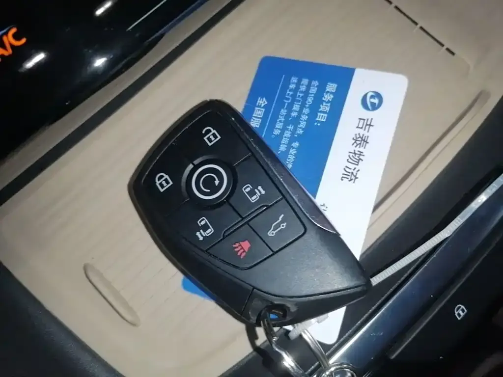 Buick GL8 Hybrid — фото 5