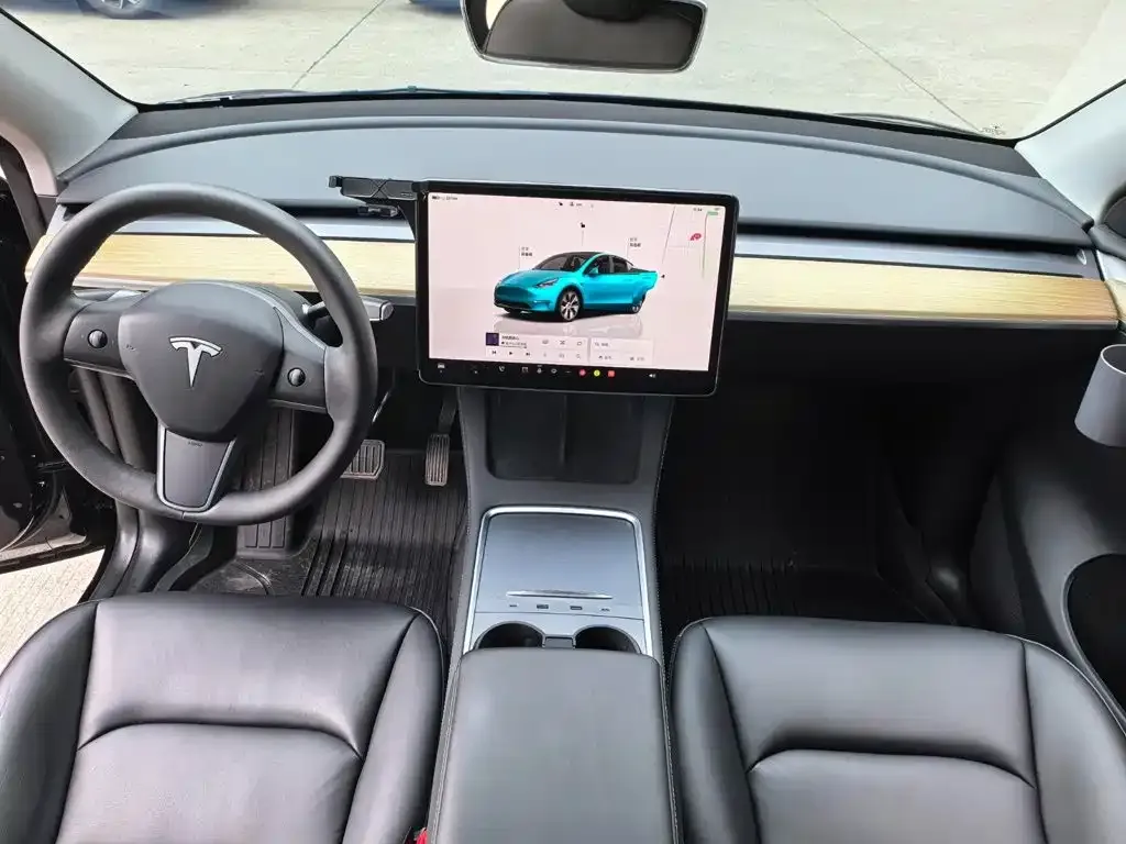 Tesla Model Y — фото 3