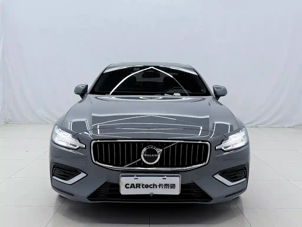 Volvo S60 — фото 4