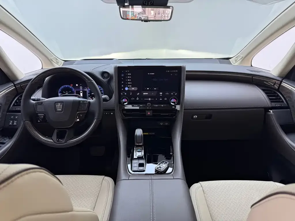 Toyota Vellfire — фото 10