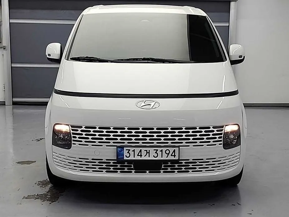 Hyundai Staria — фото 1