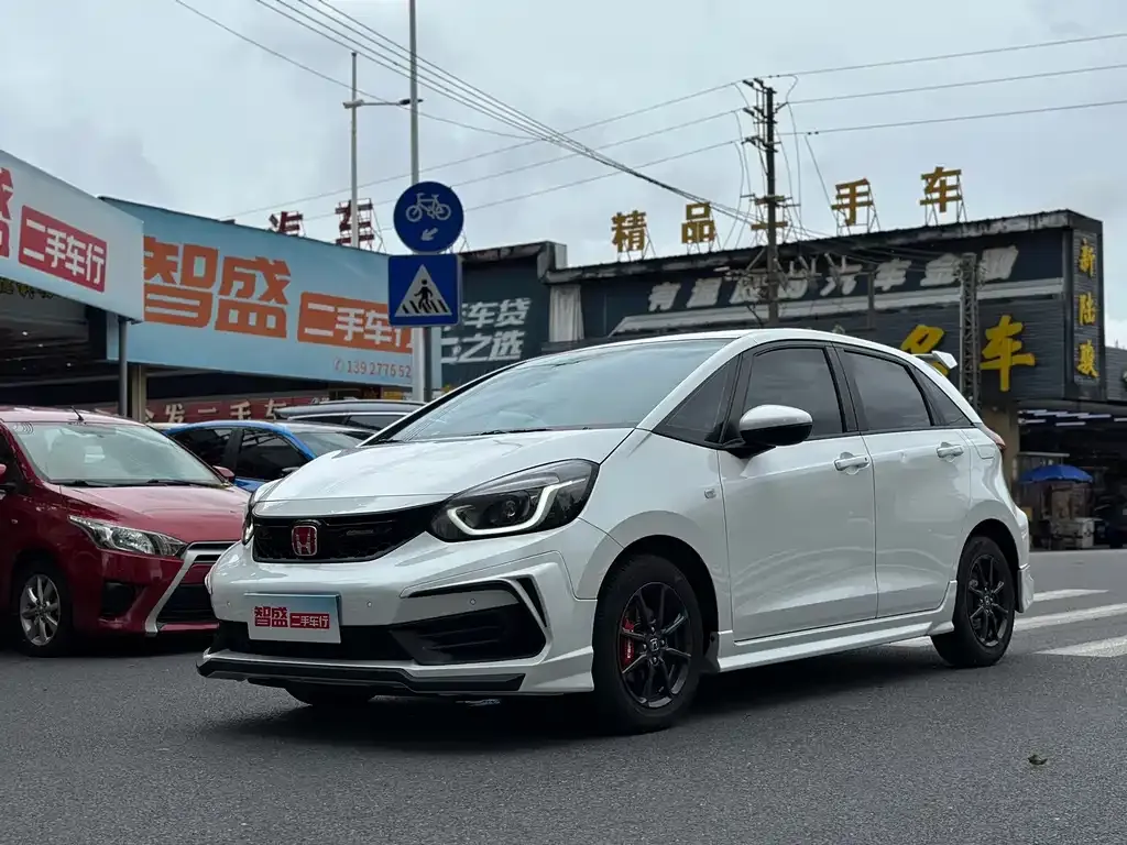 Honda Fit — фото 1