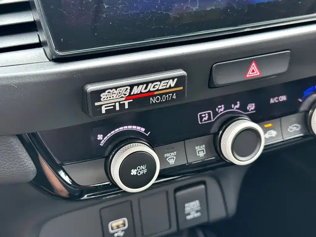 Honda Fit — фото 4