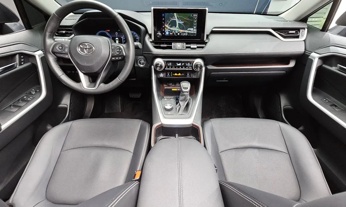 Toyota RAV4 — фото 4