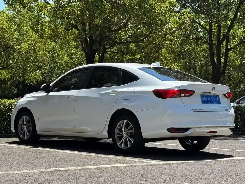 Buick Verano — фото 8