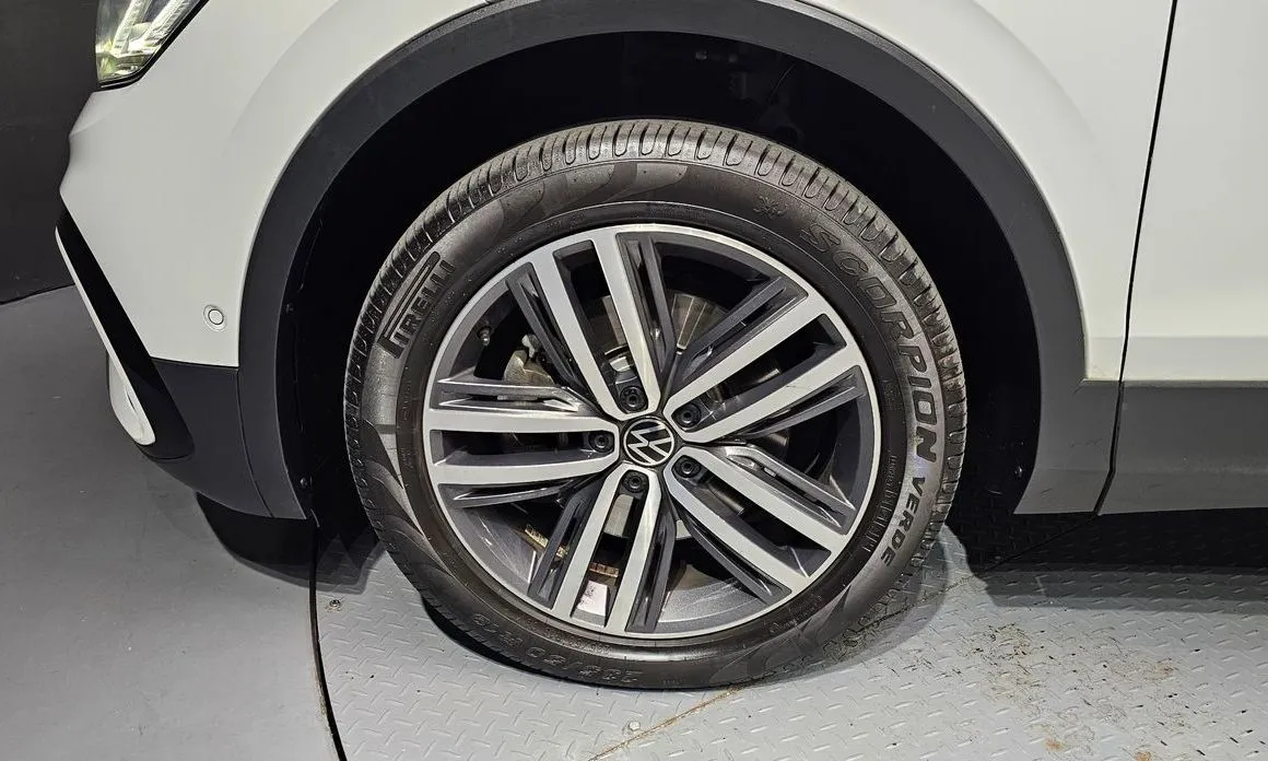 Volkswagen Tiguan — фото 9