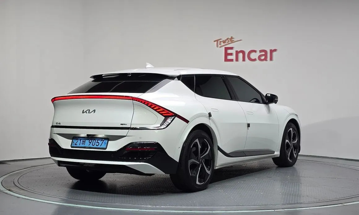 Kia EV6 — фото 8