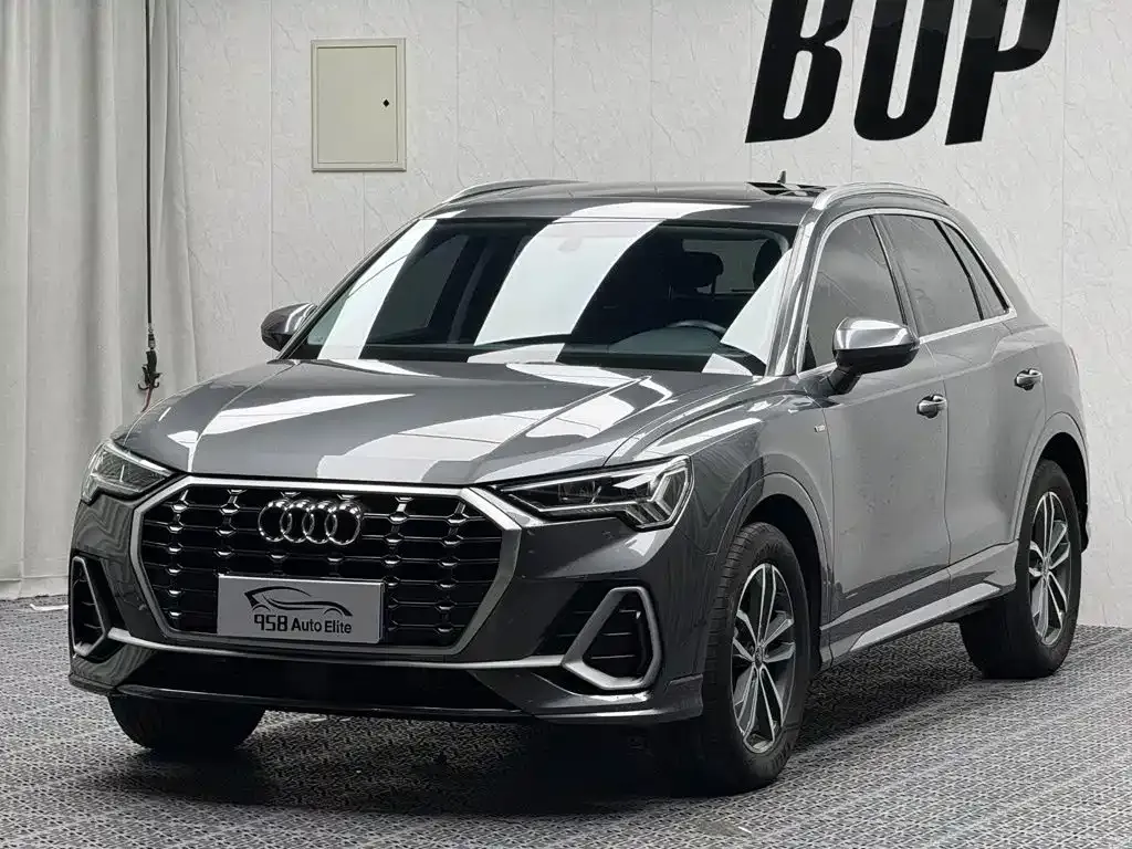 Audi Q3 — фото 1