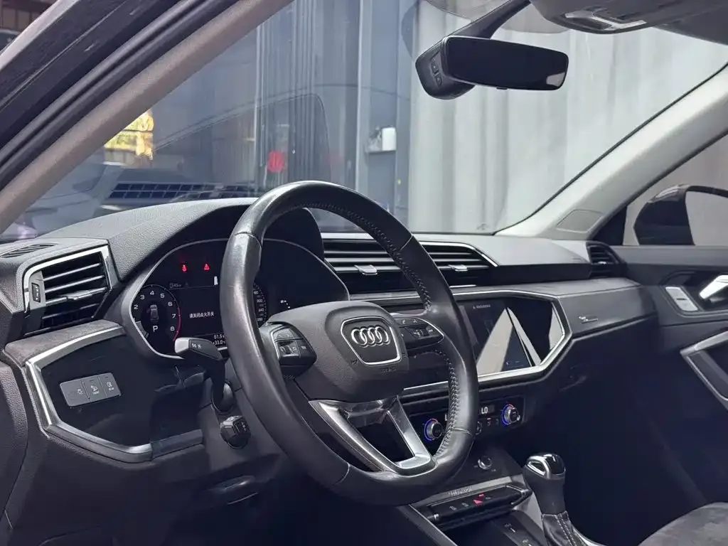Audi Q3 — фото 8