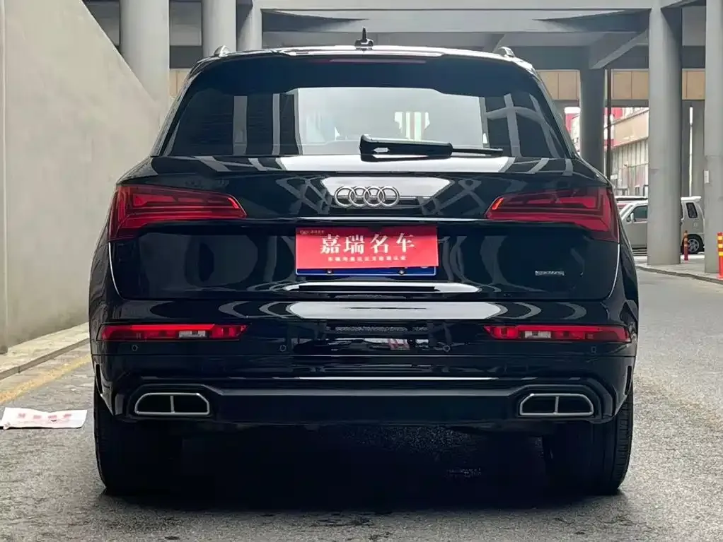 Audi Q5L — фото 6