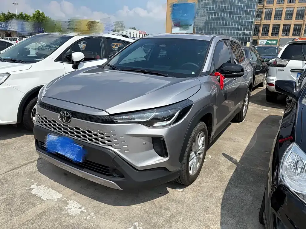 Toyota Corolla Cross — фото 1