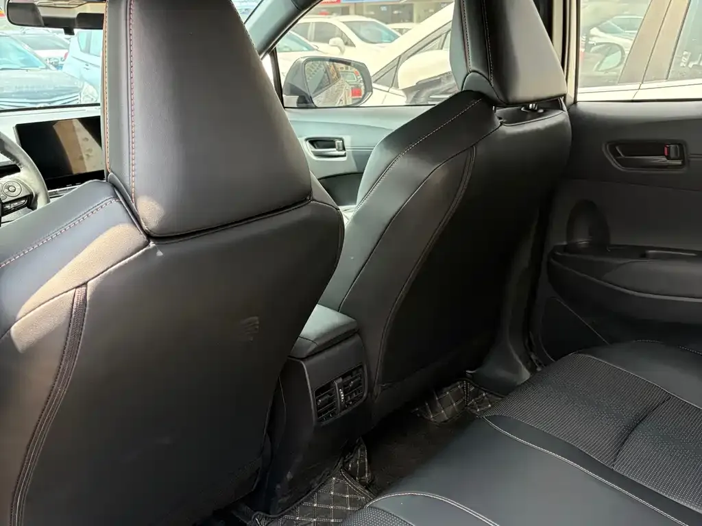 Toyota Corolla Cross — фото 4