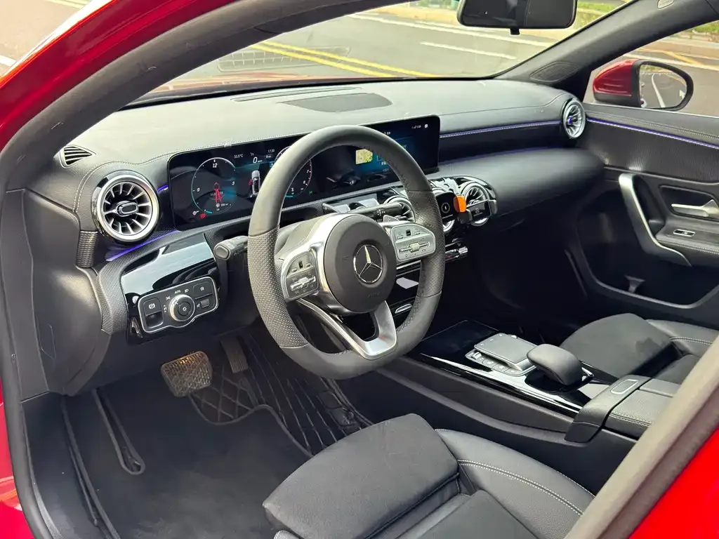 Mercedes-Benz A-Class — фото 10