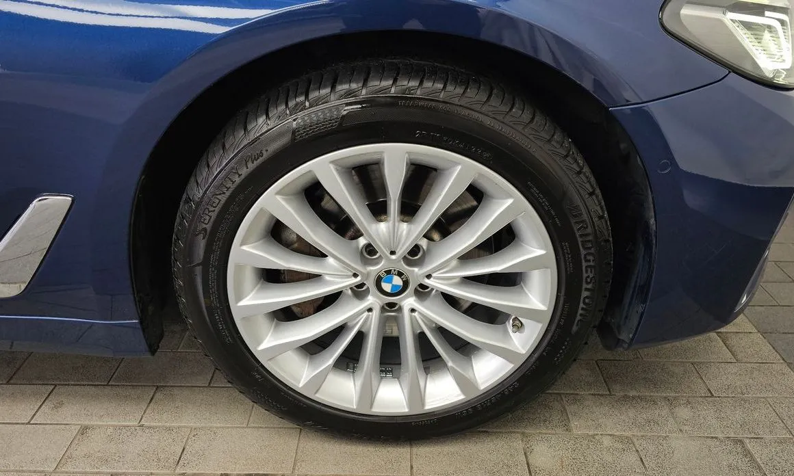 BMW 5-Series — фото 10
