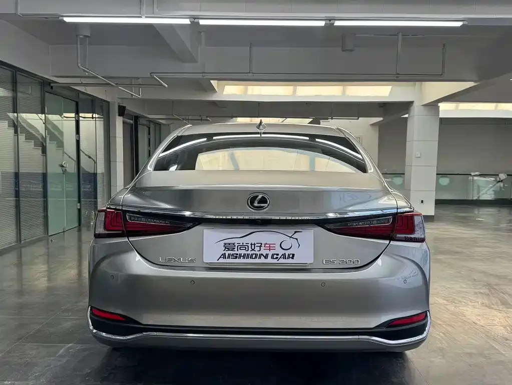 Lexus ES — фото 7