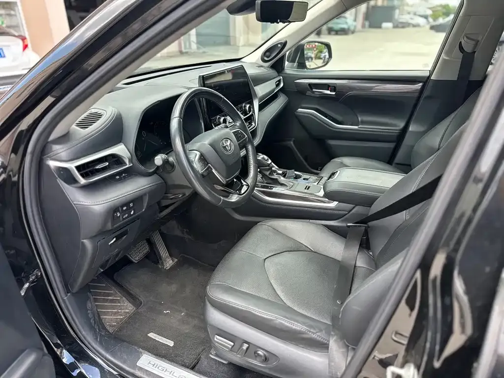 Toyota Highlander — фото 5