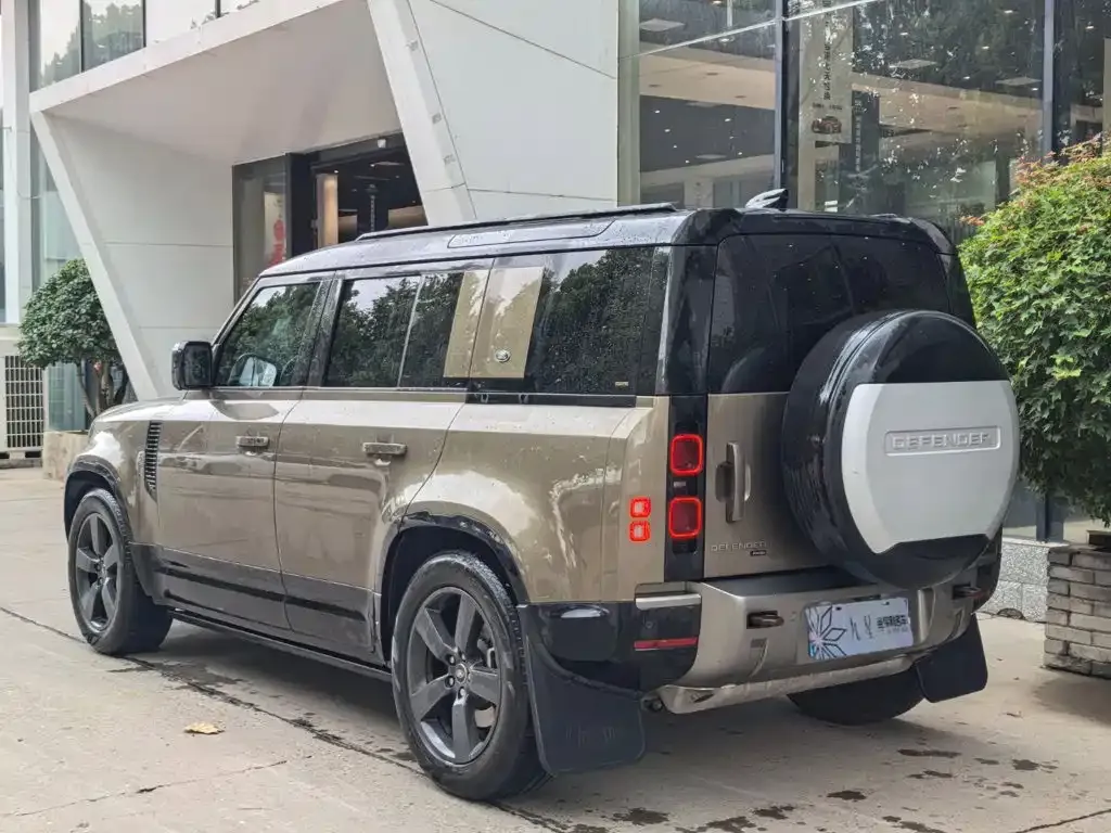 Land Rover Defender — фото 10