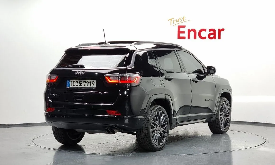 Jeep Compass — фото 4