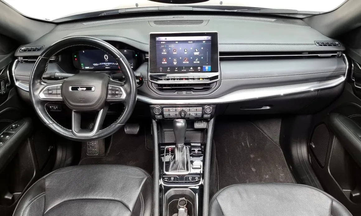 Jeep Compass — фото 10