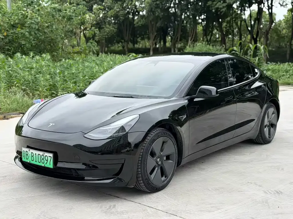 Tesla Model 3 — фото 9